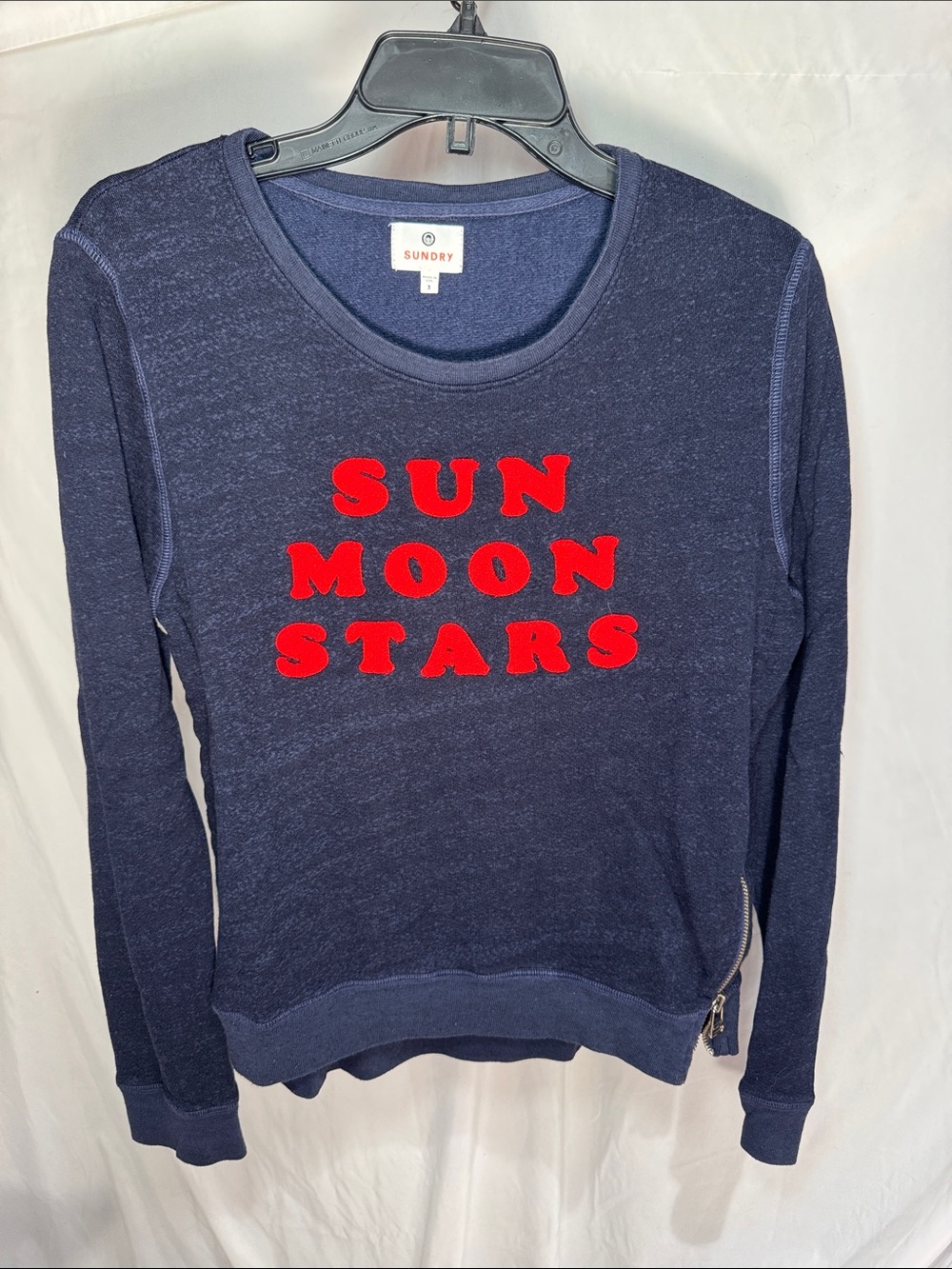 Sundry Navy Crewneck Sweatshirt with Red 'Sun Moon Stars' 

Size 3 (Medium)